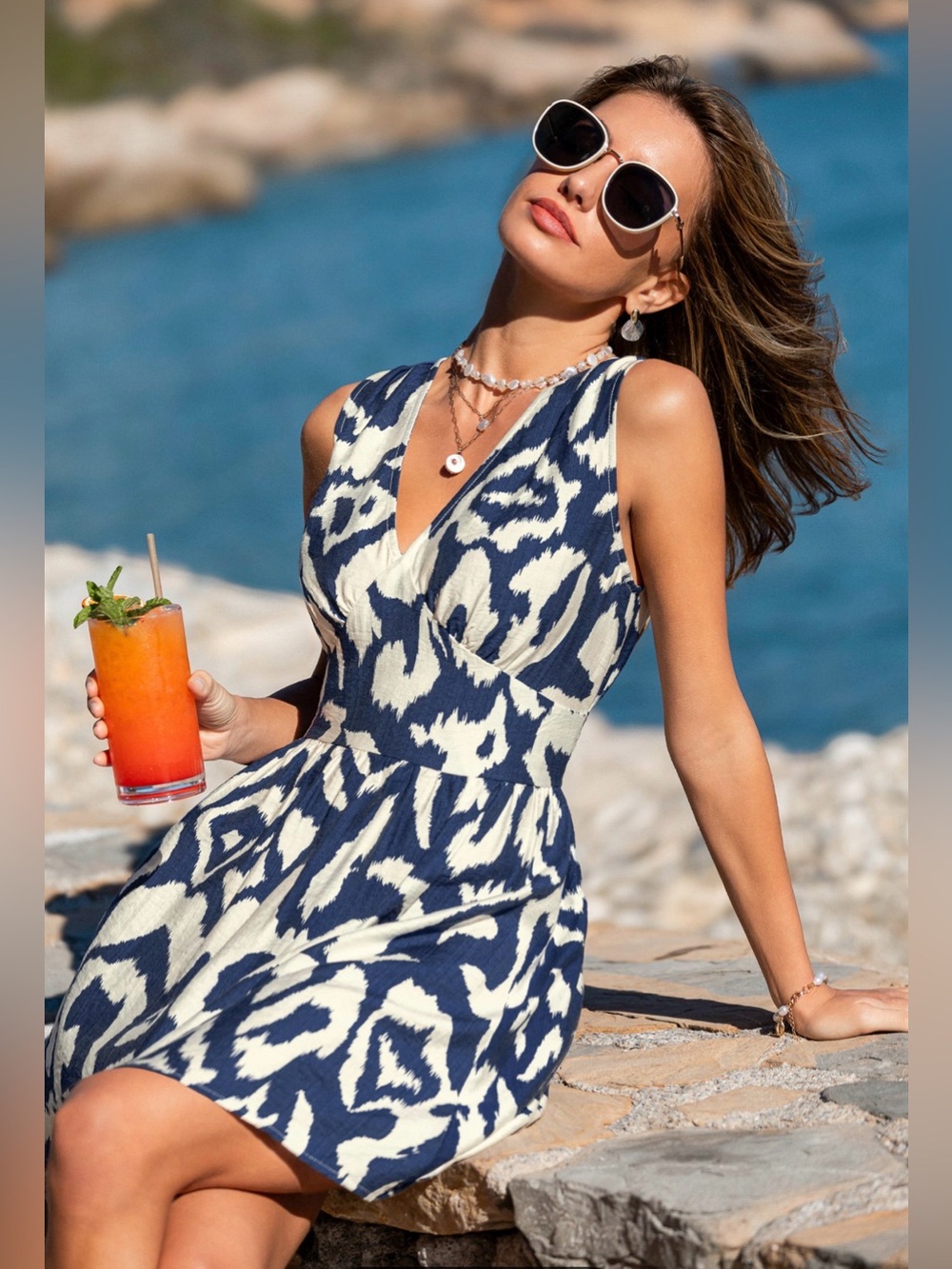 Cupshe Daycation Abstract Mini Dress - Picture 4 of 14